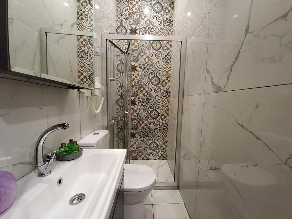 هتل مون لایت استانبول